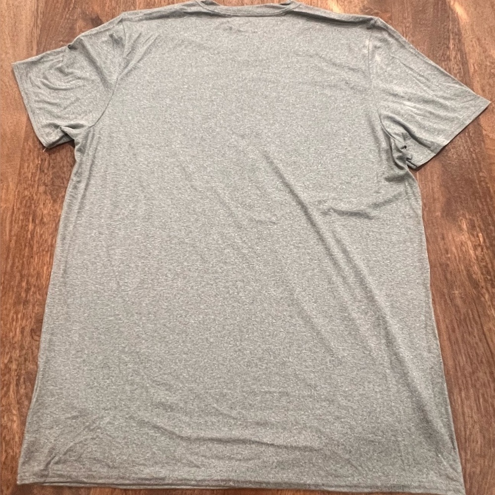 San Antonio Spurs Basketball Gray Men’s Shirt Size Large NWOT - Picture 5 of 5